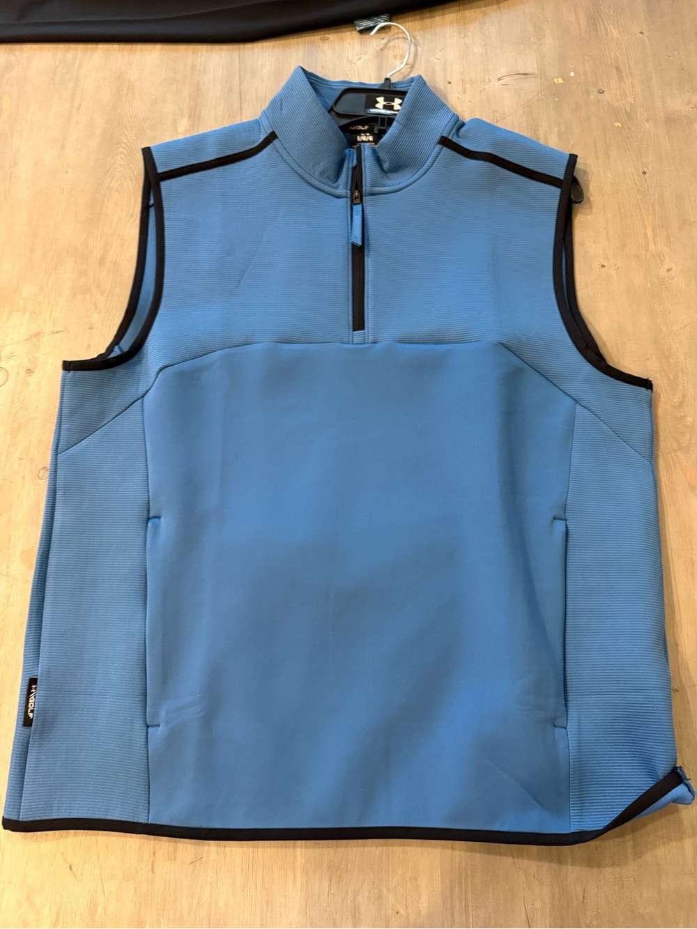 Under Armour Men’s Light Blue Sleeveless Quarter-Zip Vest with Black Trim